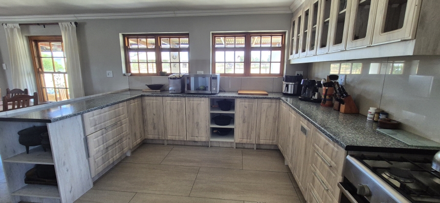 5 Bedroom Property for Sale in Cape Farms Western Cape